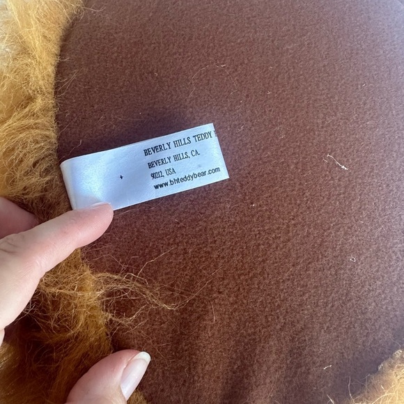 Lion Plush Wall Decor - Picture 5 of 6